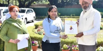 वित्त मंत्री ने नए भर्ती हुए कर्मचारियों को नियुक्ति पत्र सौंपे
