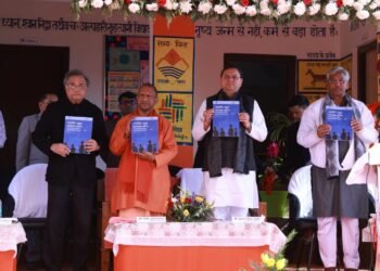 सीएम धामी ने किया योगी का स्वागत