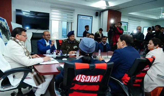 सीएम ने माणा के पास हुए हिमस्खलन की ली जानकारी