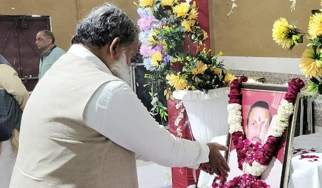 स्व. सूरजमल का निधन समाज के लिए एक अपूरणीय क्षति - विज