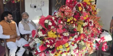 त्यौहार की तरह मनाया गया विज का जन्मदिन