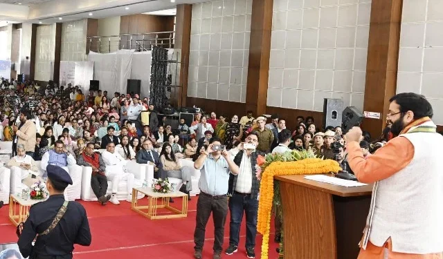 महिलाओं को विशेष दिनों में मिलने वाली छुट्टियों में बढ़ोतरी