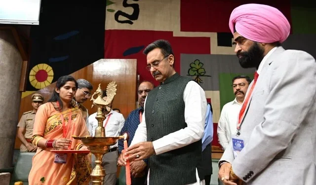 युवा सकारात्मक रूप से राजनीति में भाग लें - हरविंद्र कल्याण