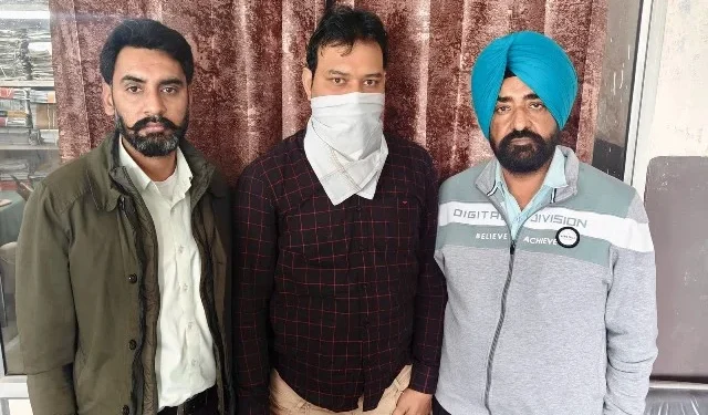 रिश्वत लेते पटवारी गिरफ्तार