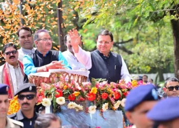 सीएम धामी ने किया रोड शो