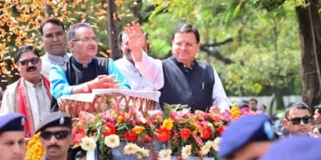 सीएम धामी ने किया रोड शो