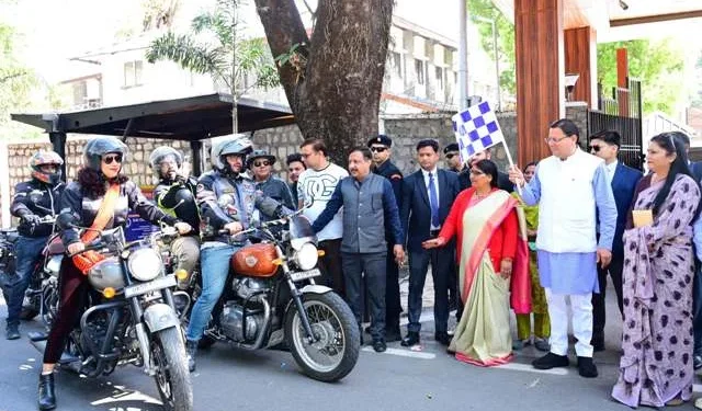 सीएम धामी ने बाइक रैली को दिखाई हरी झंडी