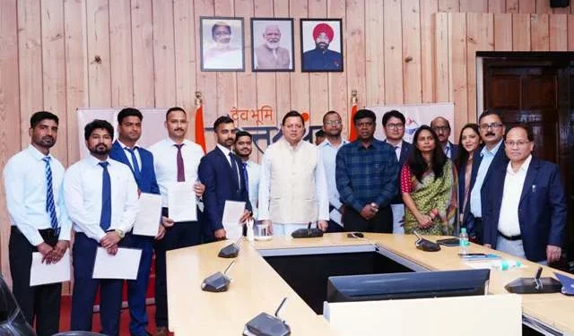 सीएम धामी ने सौंपे नियुक्ति पत्र