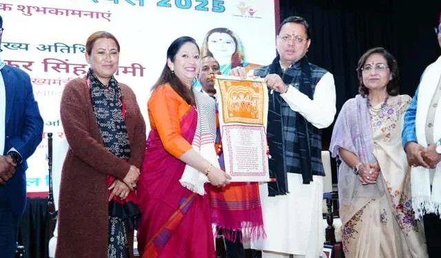 सीएम ने अंतर्राष्ट्रीय महिला दिवस कार्यक्रम में लिया भाग