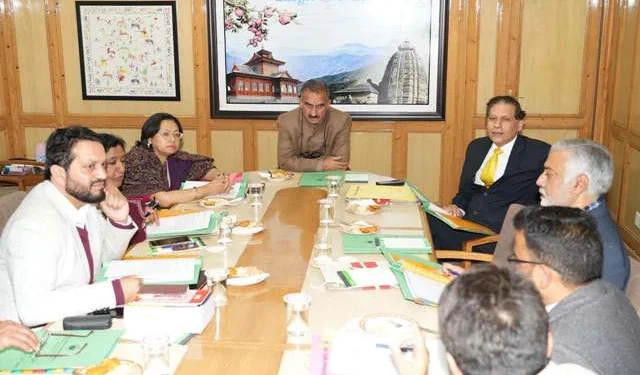 सीएम ने की एचपीएसईडीसी के साथ रिव्यू मीटिंग