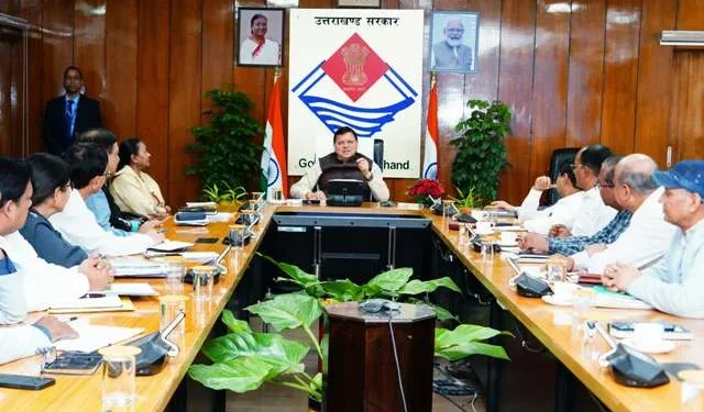 सीएम ने दिए प्राकृतिक जल स्रोतों के संरक्षण के निर्देश