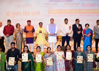 सीएम ने नर्सिंग अधिकारियों को प्रदान किए नियुक्ति पत्र