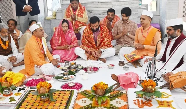 सीएम पहुंचे मनसा देवी मंदिर
