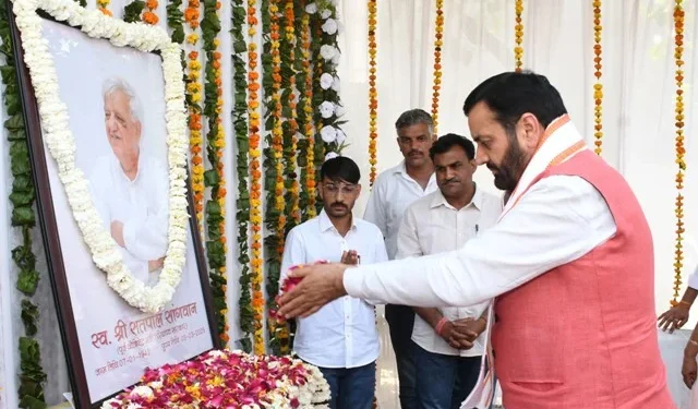 सीएम सैनी ने पूर्व मंत्री सतपाल सांगवान को दी श्रद्धांजलि