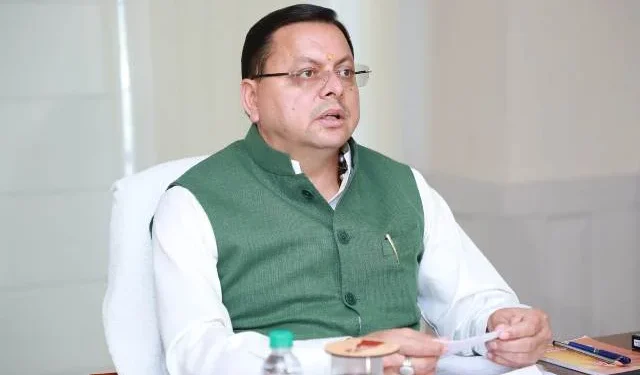 सीएम हेल्पलाइन को लेकर सीएम लापरवाह अफसरों से नाराज