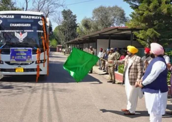 स्कूल प्रिंसिपल लेंगे सिंगापुर में ट्रेनिंग, सीएम ने बैच को दिखाई हरी झंडी