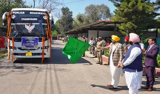 स्कूल प्रिंसिपल लेंगे सिंगापुर में ट्रेनिंग, सीएम ने बैच को दिखाई हरी झंडी