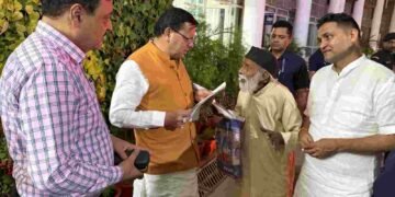 मुख्यमंत्री पुष्कर सिंह धामी ने सुने रघुनन्दन प्रसाद पांडेय  के सुझाव