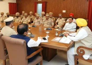 नव-पदोन्नत पुलिस अधिकारियों ने मुख्यमंत्री से की मुलाकात