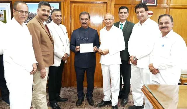 मुख्यमंत्री को दिव्य रथ यात्रा का निमंत्रण