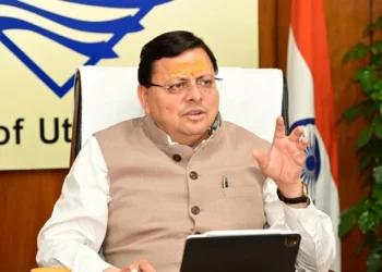 शहर व गांवों में पेयजल आपूर्ति के पर्याप्त प्रबंध किए जाएं - धामी