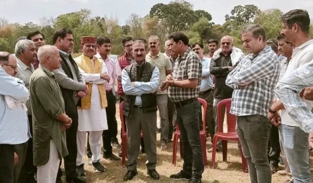 सीएम अपने चचेरे भाई की अंतिम यात्रा में शामिल हुए