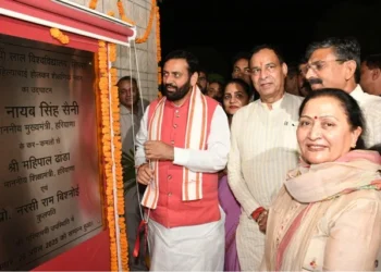 सीएम ने किया सिरसा जिले का दौरा, सुनी जनसमस्याएं