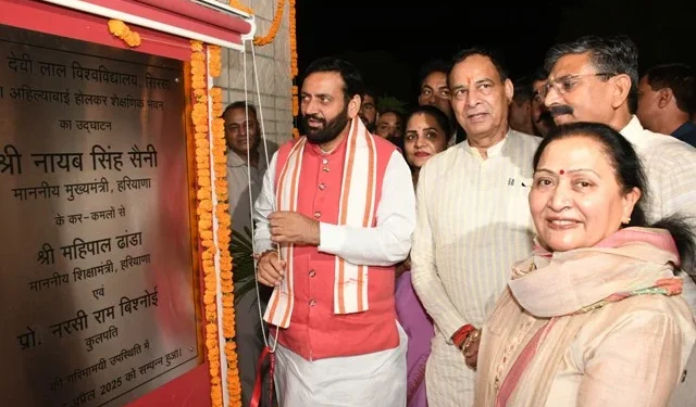 सीएम ने किया सिरसा जिले का दौरा, सुनी जनसमस्याएं