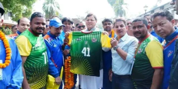 सीएम ने खिलाड़ियों की टीम को रवाना किया