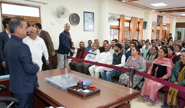 सीएम ने पंचायती राज संस्थाओं के प्रतिनिधियों की मांगों पर भरोसा