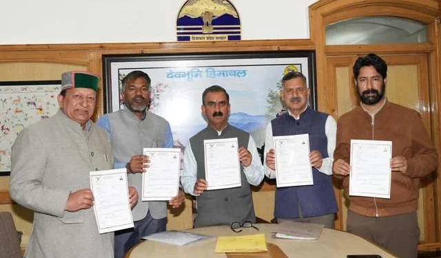 सीएम ने हल्दी खरीद के लिए पंजीकरण प्रपत्र जारी किया