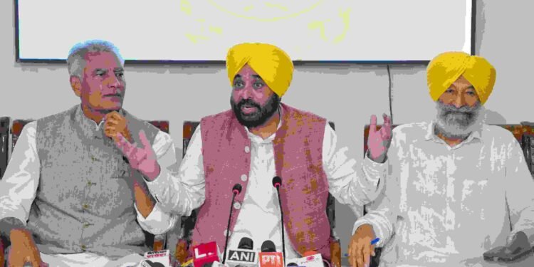 पंजाब में जल संकट पर सर्वदलीय सहमति: मुख्यमंत्री ने सभी नेताओं के साथ मिलकर बनाई रणनीति