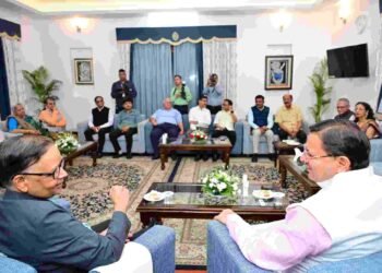 16वें वित्त आयोग की उत्तराखंड यात्रा: मुख्यमंत्री आवास पर हुई मुलाकात, आज सचिवालय में महत्वपूर्ण बैठक