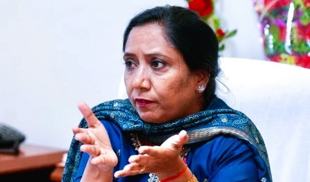 मंत्री डा. बलजीत कौर ने अनुसूचित जाति छात्रों को दिया तोहफा