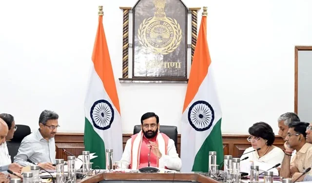 गांवों में डोर-टू-डोर कचरा संग्रह शुरू करने के निर्देश