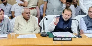 घरों के ऊपर से हटेंगी खतरनाक बिजली लाइनें