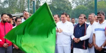 धामी ने हरी झंडी दिखाकर मैराथन को किया रवाना