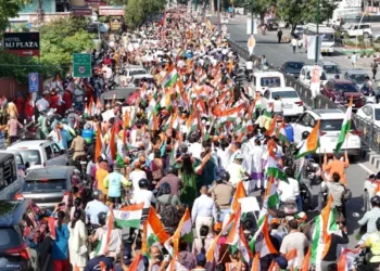 पूर्व सैनिकों और युवाओं ने तिरंगे के साथ मनाया शौर्य सम्मान दिवस