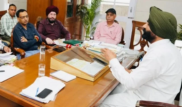 भुल्लर ने कर्मचारियों के मामलों को मानवीय दृष्टिकोण से सुलझाने पर जोर दिया