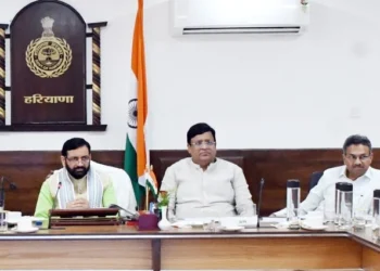 मुख्यमंत्री ने नगर निकायों के साथ बैठक कर कचरा प्रबंधन पर चर्चा की