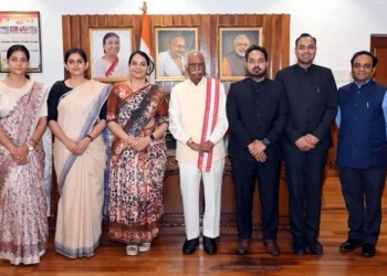 राष्ट्र के विकास में अधिकारियों की भूमिका महत्वपूर्ण - राज्यपाल