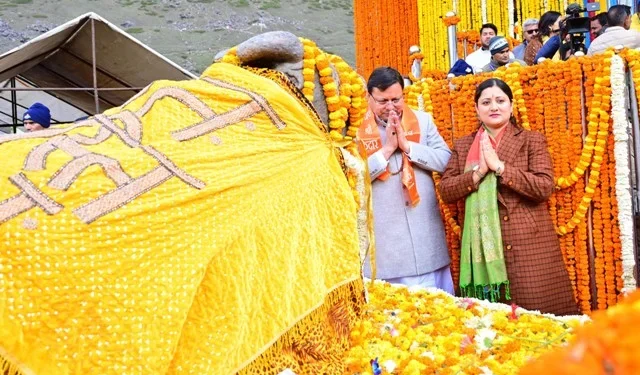 हर हर महादेव के जयकारों के बीच केदारनाथ धाम में शुरू हुआ पावन सत्र
