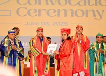 ग्राफिक एरा यूनिवर्सिटी के 12वें दीक्षांत में छात्रों को मिलीं डिग्रियां व पीएचडी उपाधियां