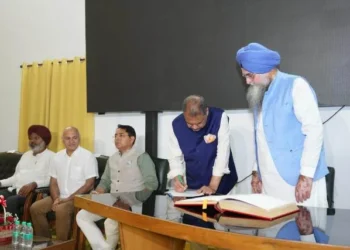 पंजाब विधानसभा में नवनिर्वाचित विधायक संजीव अरोड़ा ने ली शपथ