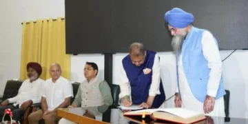 पंजाब विधानसभा में नवनिर्वाचित विधायक संजीव अरोड़ा ने ली शपथ