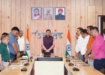 मुख्यमंत्री आवास में बैठक के दौरान सीएम ने मृतकों को याद किया