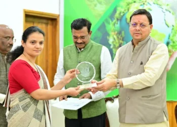 सीएम धामी का अपील: जानवरों को न खिलाएं हानिकारक चीजें