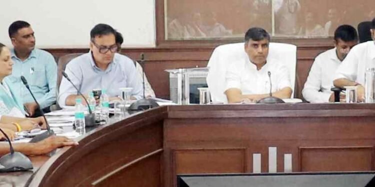 सरकारी स्कूलों के मेधावी विद्यार्थियों की दी जाएगी मुफ्त कोचिंग-शिक्षा मंत्री महीपाल ढांडा