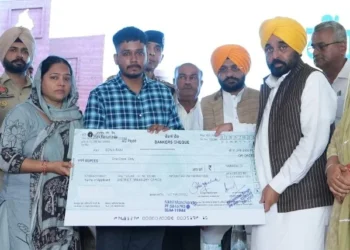 ड्यूटी के दौरान शहीद पुलिसकर्मी के परिवार को 1 करोड़ रुपये का सहयोग