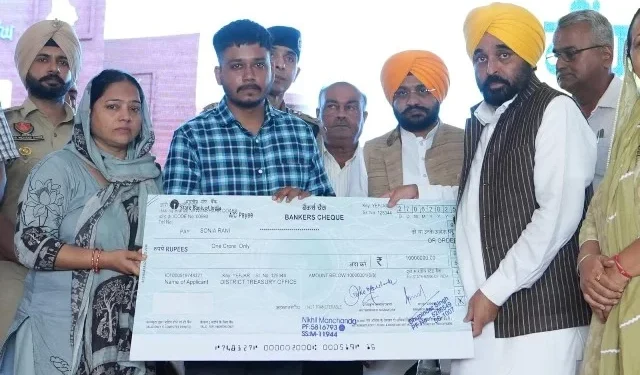 ड्यूटी के दौरान शहीद पुलिसकर्मी के परिवार को 1 करोड़ रुपये का सहयोग